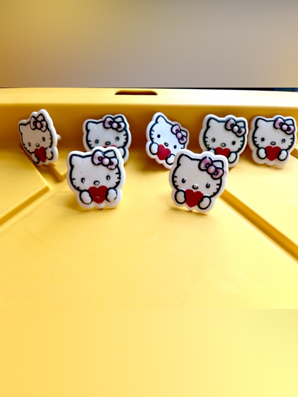Hello Kitty Pink Bow PARTY/ CAKE Topper RINGS  with Red Hearts